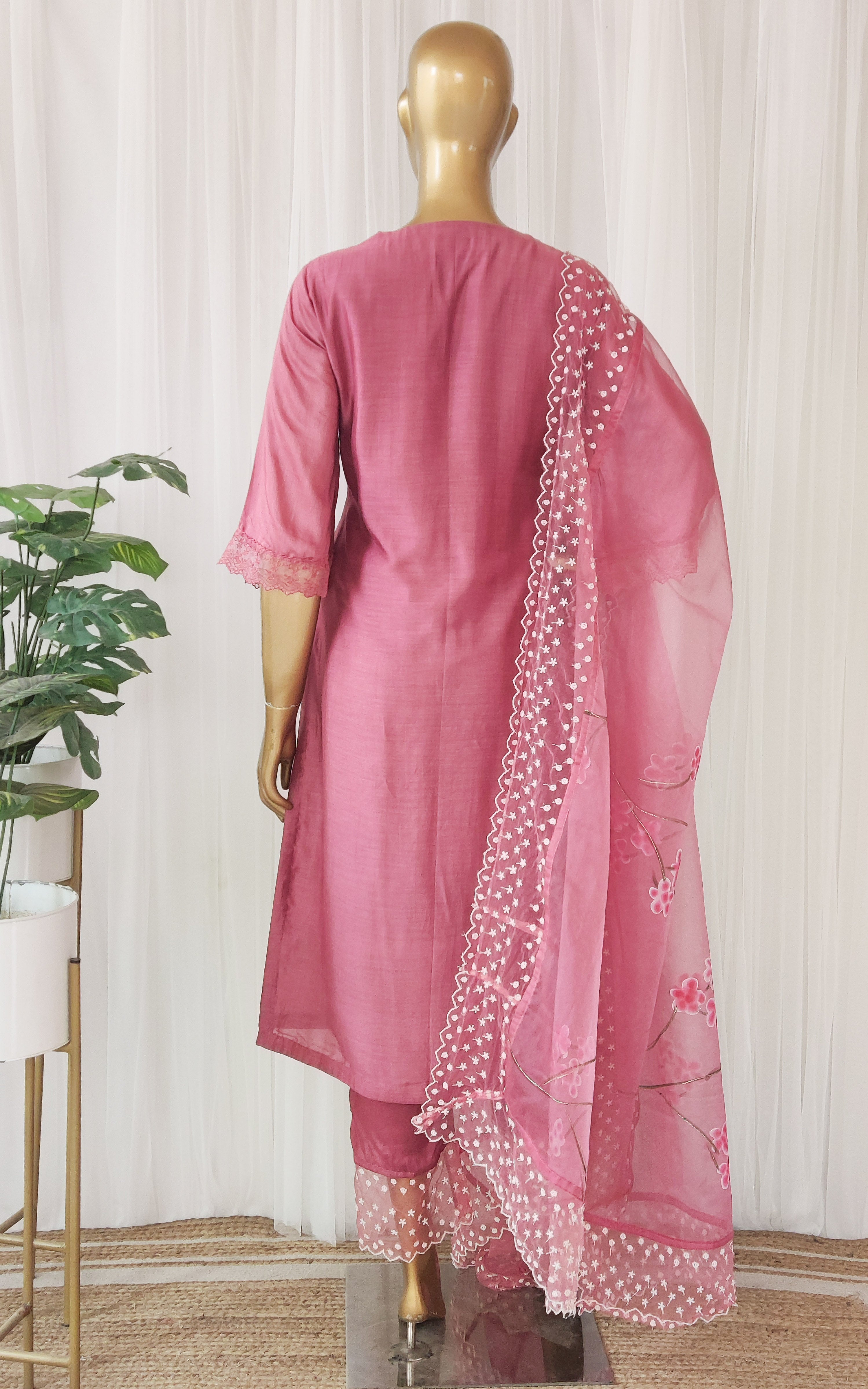 Onion Pink Kurta Pant Set with Handpainted Organza Dupatta