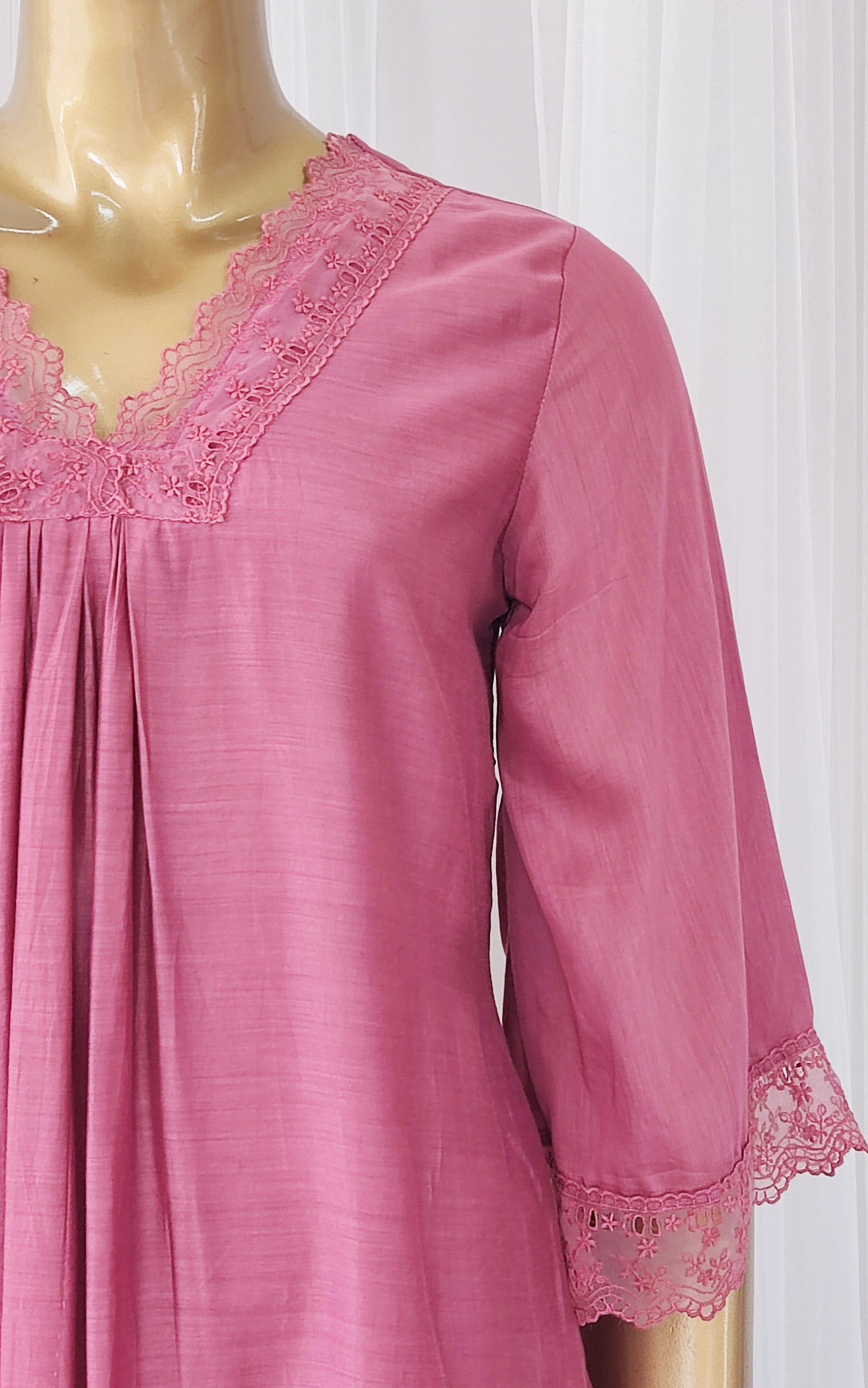 Onion Pink Kurta Pant Set with Handpainted Organza Dupatta