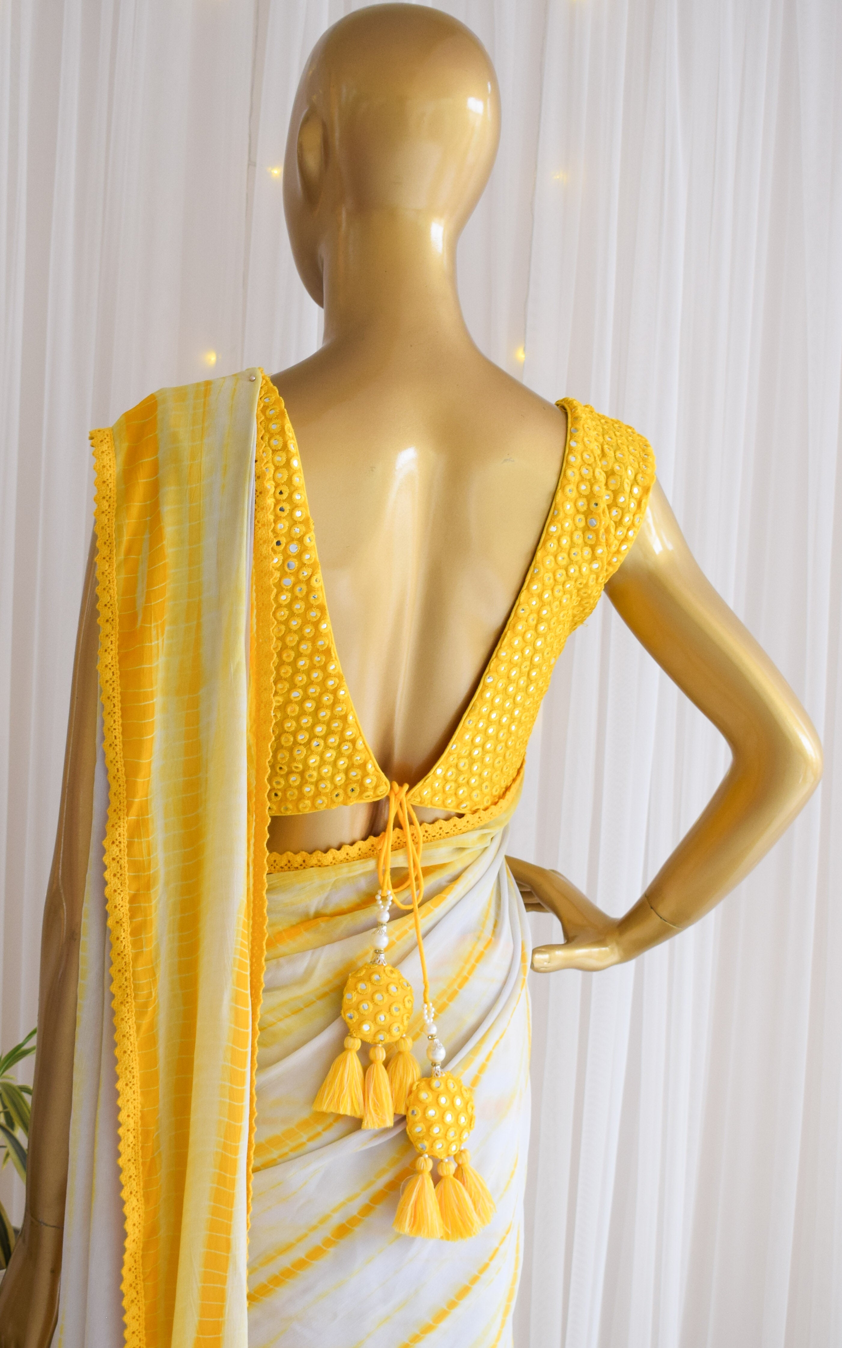 Buy Yellow Organza Saree With Scallop Border And Unstitched Blouse Piece