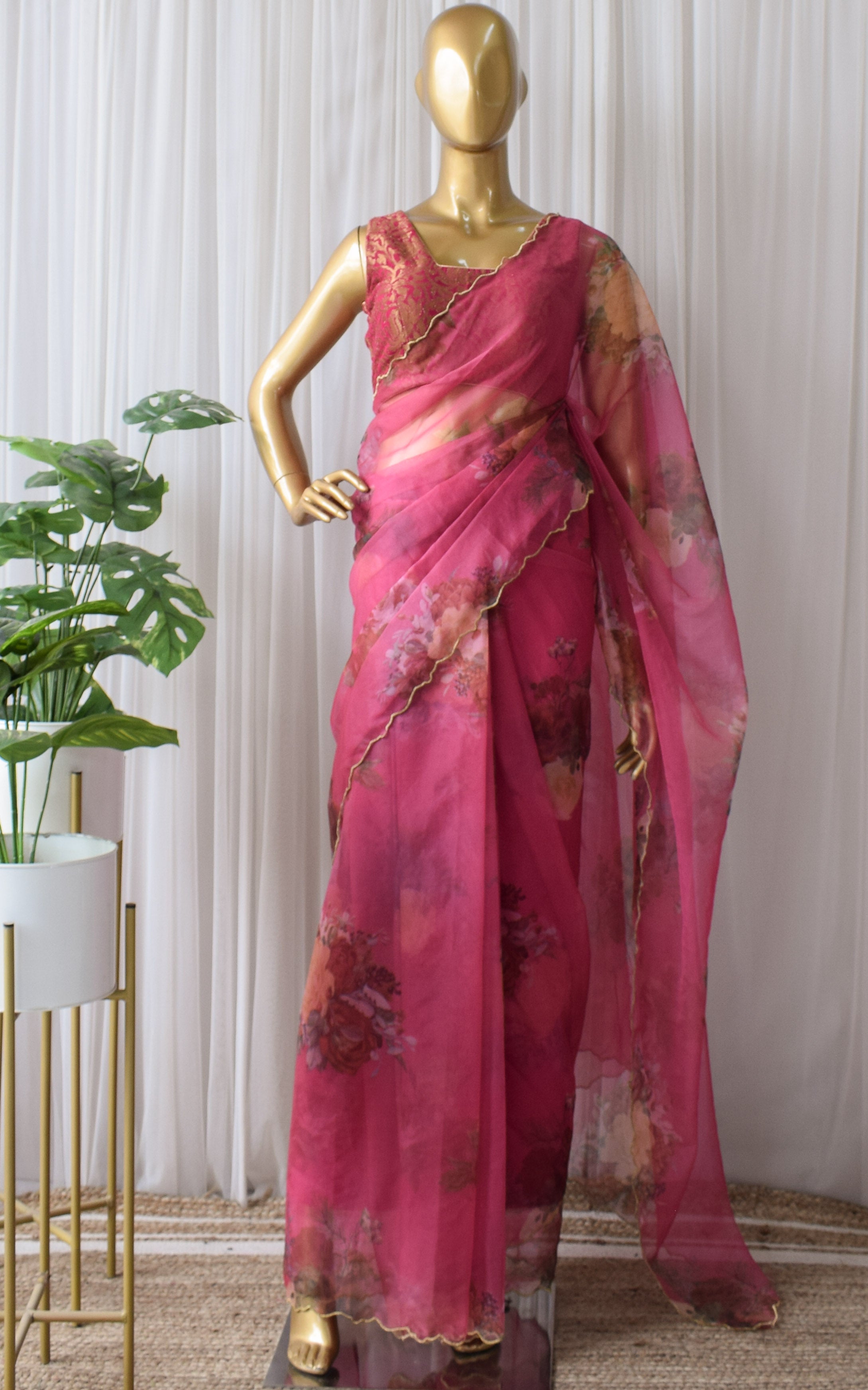 Saree For Home And Regular Use,रोजाना घर पर पहनने के लिए ढूंढ रही हैं Saree,  तो लो बजट में ये 5 विकल्प रहेंगे बेस्ट - try plain saree for home use it