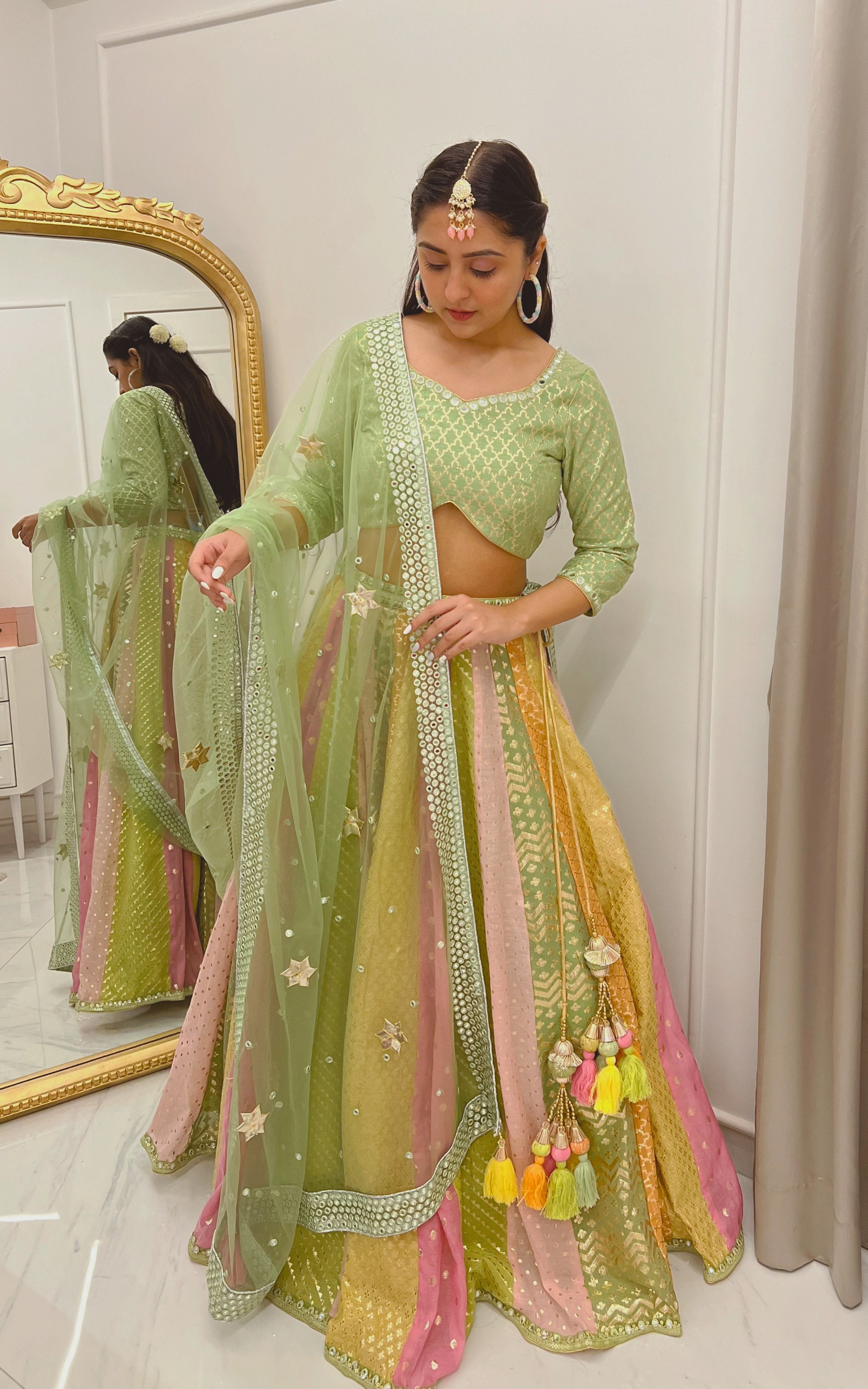 Gorgeous Outfit Ideas For Sisters Of Bride & Groom | Shaadi Baraati